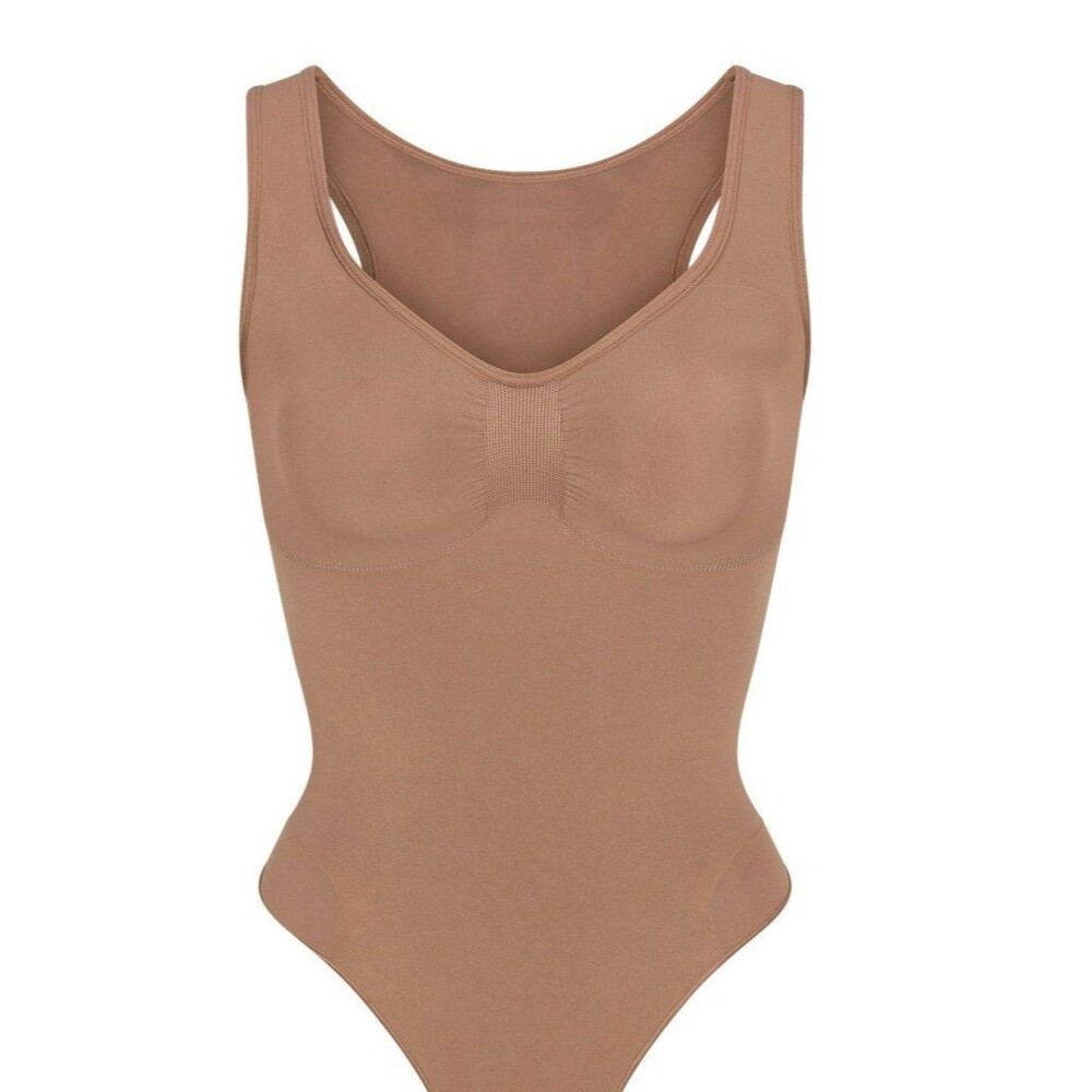 SEAMLESS SCULPT SCOOP NECK THONG BODYSUIT XL